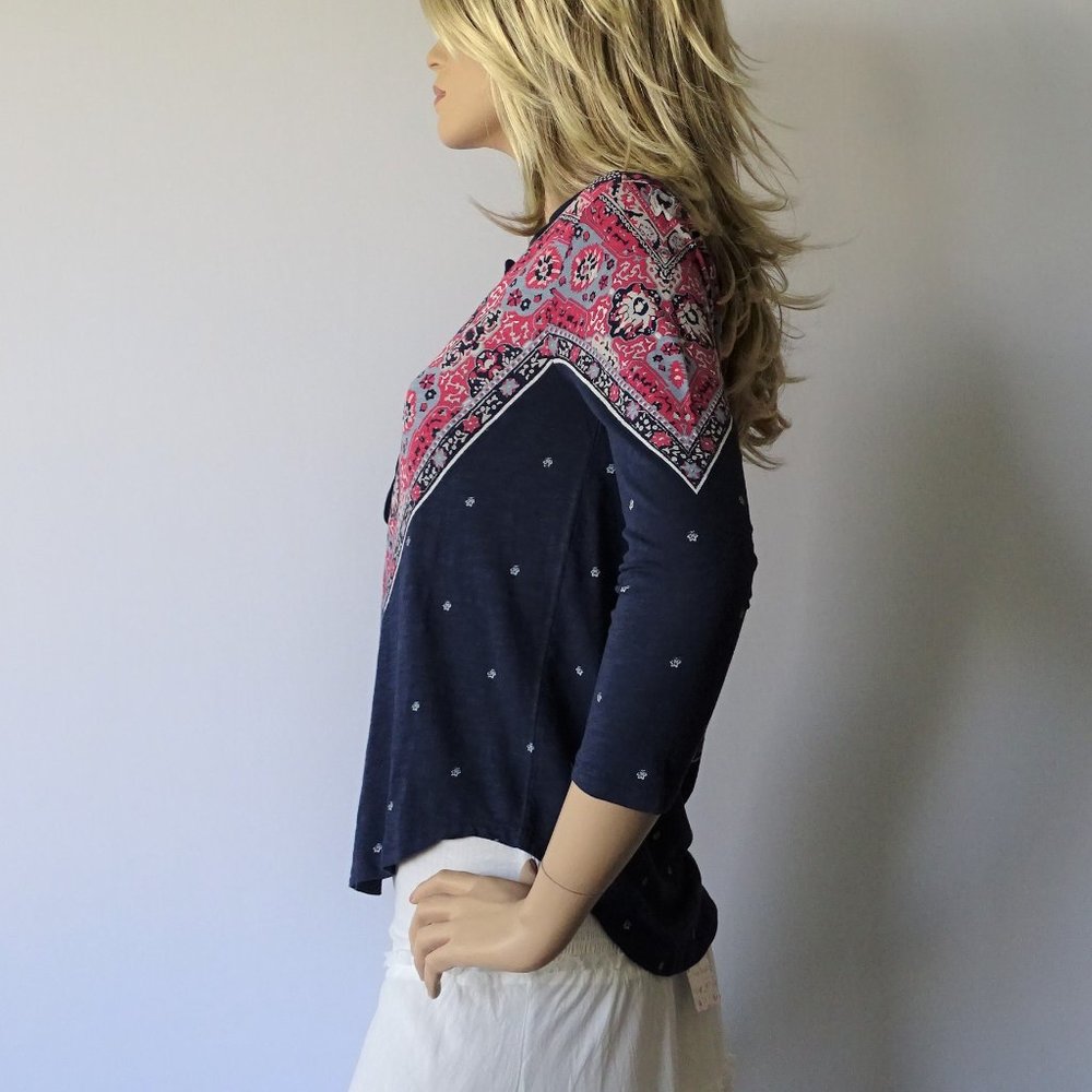NWT Lucky Brand Bandana Print Henley Top - Picture 2 of 3